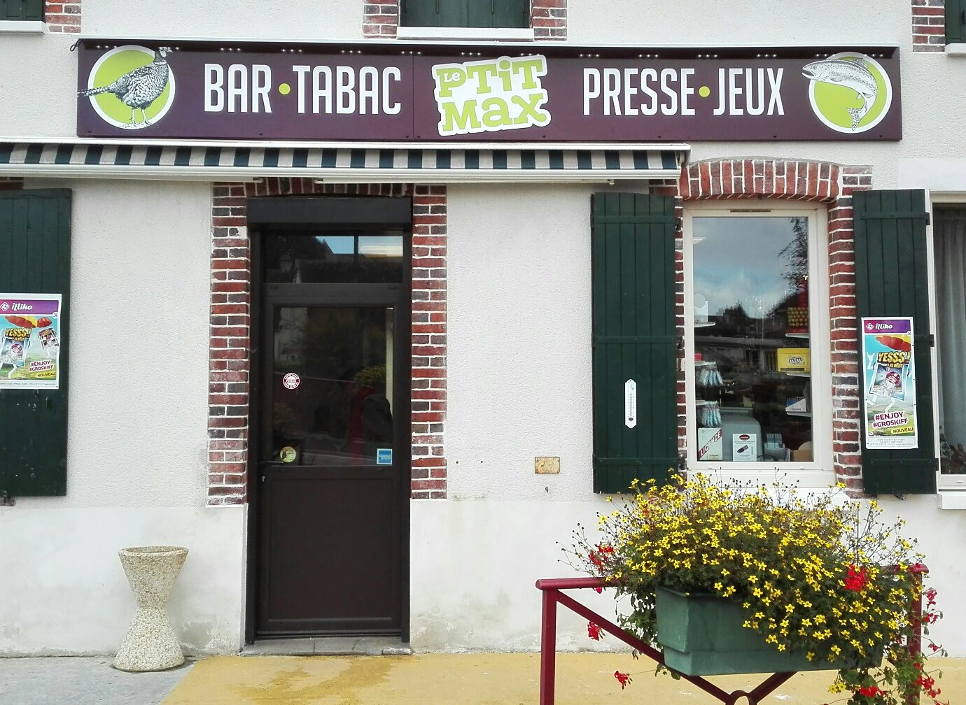 enseigne bar tabas presse jeux le ptit max